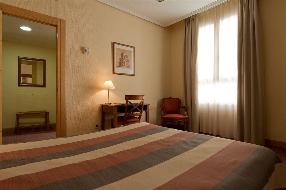 Hotel Mediterraneo Валенсия Екстериор снимка